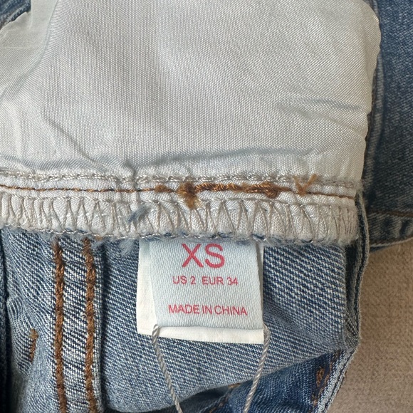 NWT ROMWE Jean Shorts Size XS/2 - Picture 2 of 4